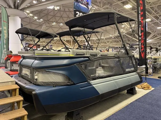 The Image of Sea-Doo Switch Cruise Limited™ 18 - 300 Hp Painted 2026 - 1