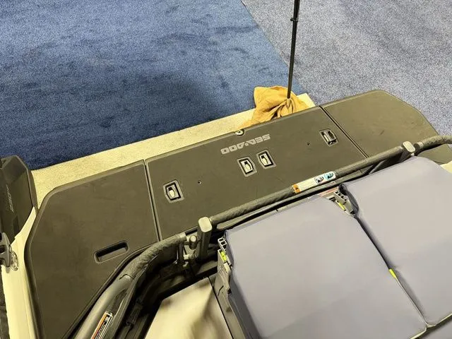 Slide: The Image of Sea-Doo Switch Cruise Limited™ 18 - 300 Hp Painted 2026 - 17