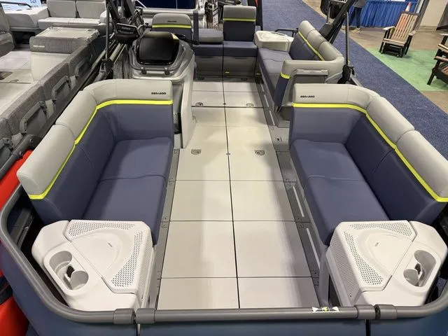 Slide: The Image of Sea-Doo Switch Cruise Limited™ 18 - 300 Hp Painted 2026 - 5