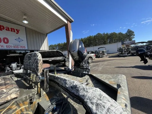 Slide: The Image of War Eagle 961 Blackhawk 2022 - 10