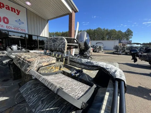 Slide: The Image of War Eagle 961 Blackhawk 2022 - 14