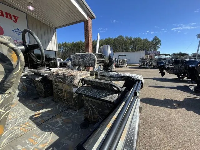 Slide: The Image of War Eagle 961 Blackhawk 2022 - 15