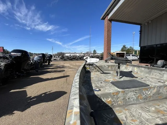 Slide: The Image of War Eagle 961 Blackhawk 2022 - 21