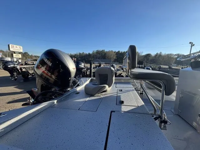 Slide: The Image of Xpress H20B 2023 - 6