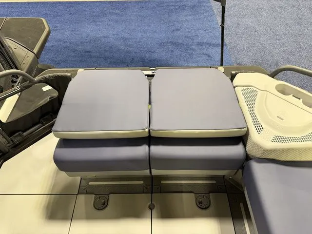 Slide: The Image of Sea-Doo Switch Cruise Limited™ 18 - 300 Hp Painted 2026 - 12