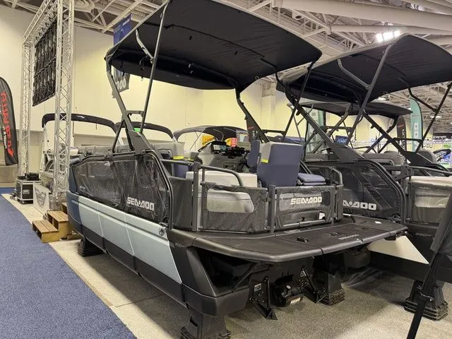 Slide: The Image of Sea-Doo Switch Cruise Limited™ 18 - 300 Hp Painted 2026 - 3