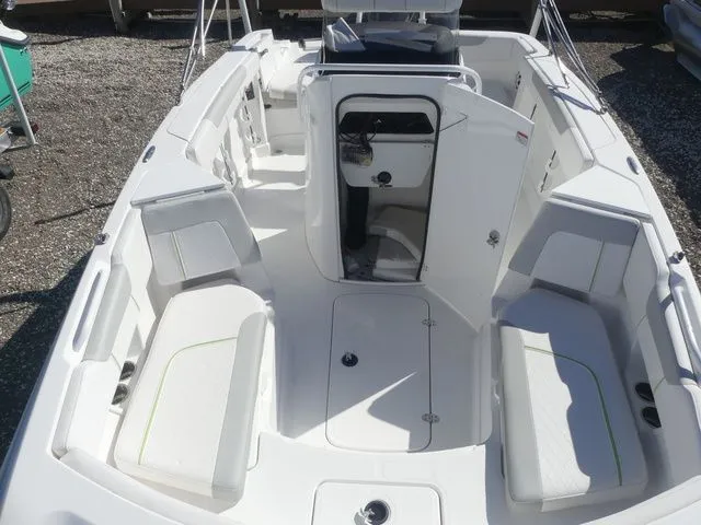 Slide: The Image of Tahoe 2150 CC 2022 - 14