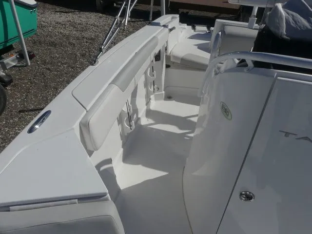 Slide: The Image of Tahoe 2150 CC 2022 - 15