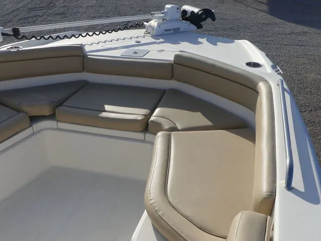Slide: The Image of NauticStar 211 Hybrid 2019 - 11