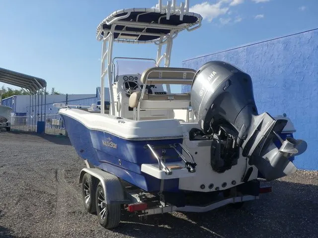 Slide: The Image of NauticStar 211 Hybrid 2019 - 5