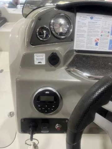 Slide: The Image of Stingray 192 SC 2016 - 17