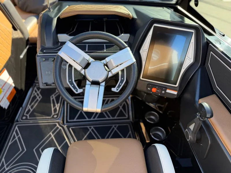 Slide: The Image of Tigé 24RZX 2022 - 12