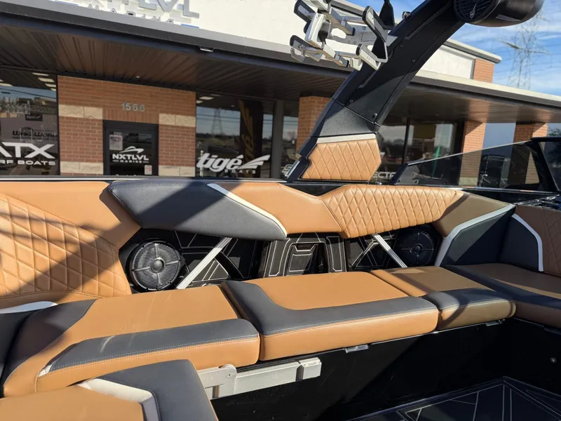 Slide: The Image of Tigé 24RZX 2022 - 18