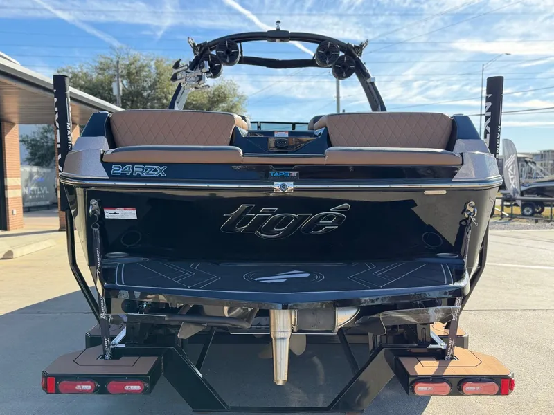 Slide: The Image of Tigé 24RZX 2022 - 4