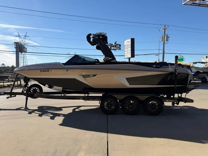 Slide: The Image of Tigé 24RZX 2022 - 6