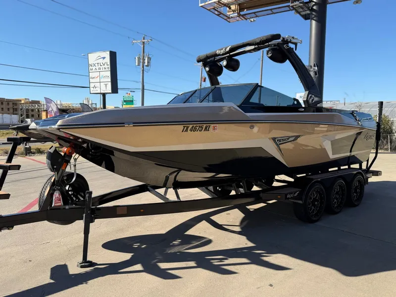 Slide: The Image of Tigé 24RZX 2022 - 7