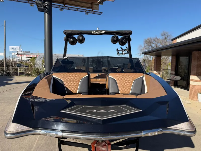 Slide: The Image of Tigé 24RZX 2022 - 8