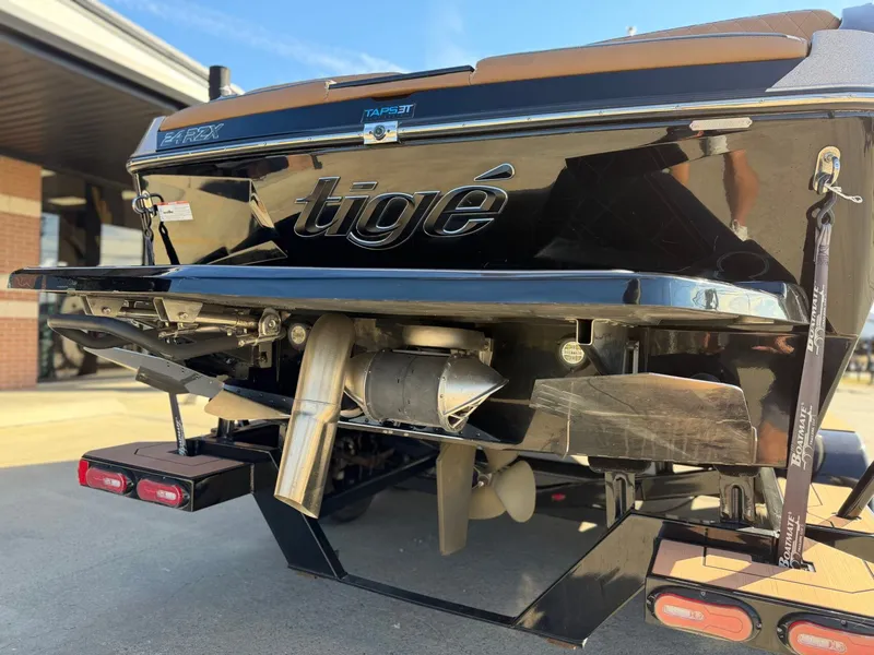 Slide: The Image of Tigé 24RZX 2022 - 9