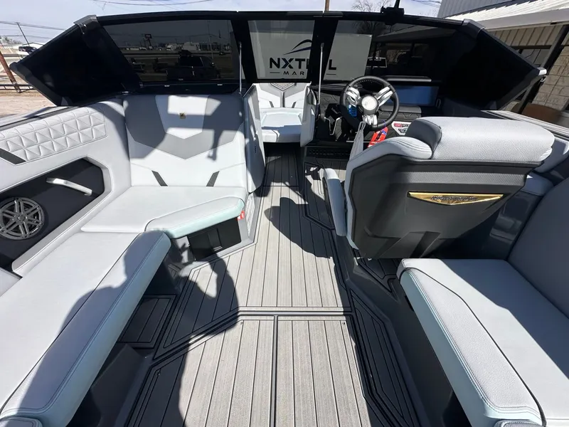 Slide: The Image of Nautique GS24 2026 - 15