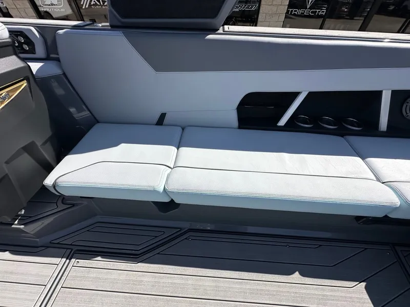 Slide: The Image of Nautique GS24 2026 - 17