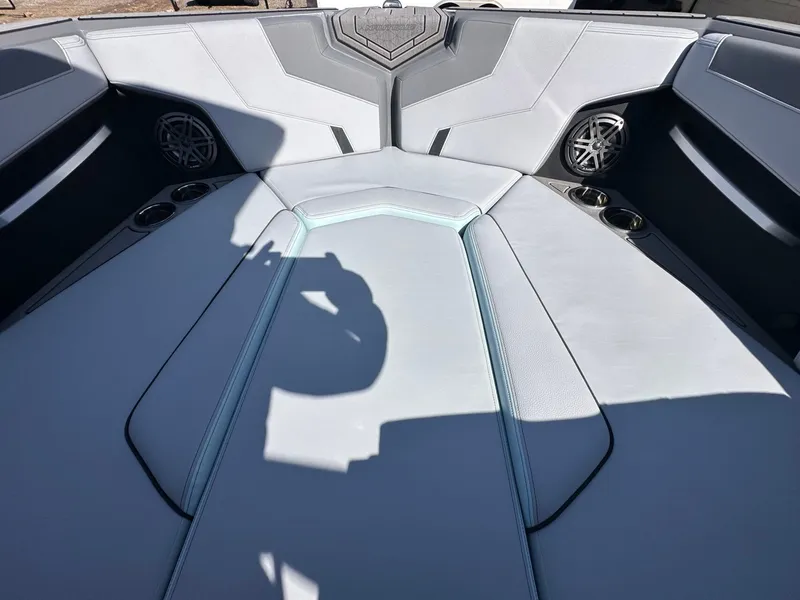 Slide: The Image of Nautique GS24 2026 - 19