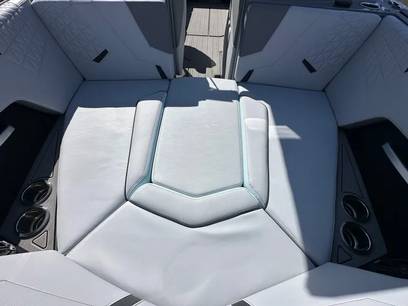 Slide: The Image of Nautique GS24 2026 - 22