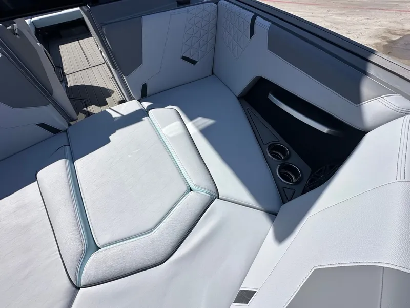 Slide: The Image of Nautique GS24 2026 - 23