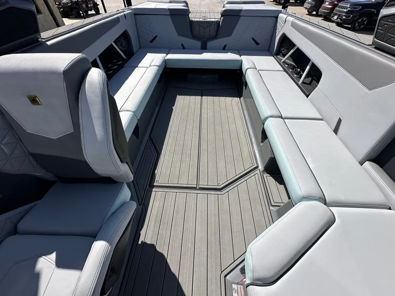 Slide: The Image of Nautique GS24 2026 - 26