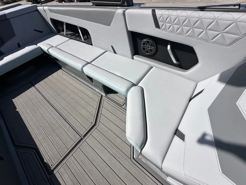 Slide: The Image of Nautique GS24 2026 - 27