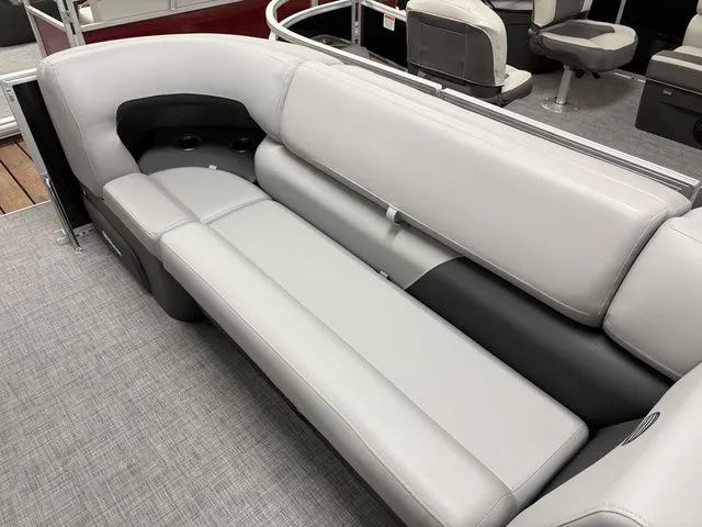 Slide: The Image of Sun Tracker Party Barge 20 DLX 2026 - 10