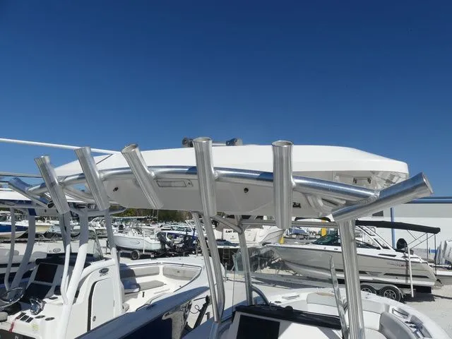 Slide: The Image of Sea Fox 248 Commander 2019 - 12