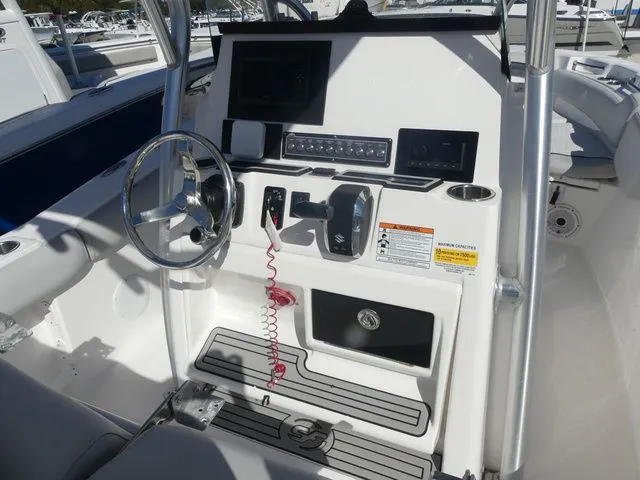 Slide: The Image of Sea Fox 248 Commander 2019 - 9