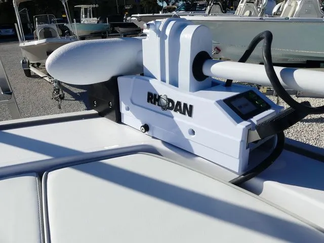 Slide: The Image of Twin Vee 22 Bay Cat 2026 - 10