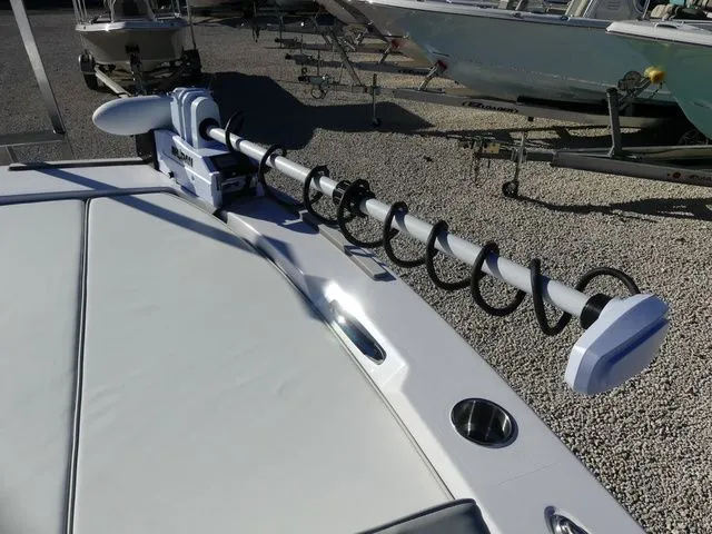 Slide: The Image of Twin Vee 22 Bay Cat 2026 - 11