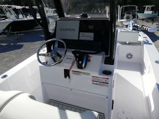 Slide: The Image of Twin Vee 22 Bay Cat 2026 - 4