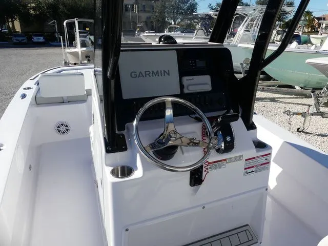 Slide: The Image of Twin Vee 22 Bay Cat 2026 - 6