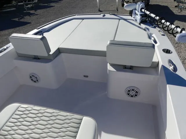 Slide: The Image of Twin Vee 22 Bay Cat 2026 - 9