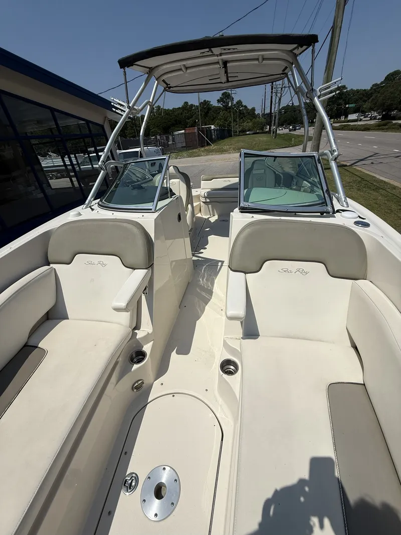 Slide: The Image of Sea Ray 260 Sundeck 2007 - 10