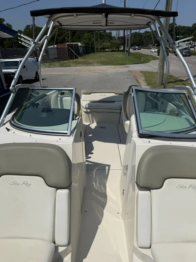 Slide: The Image of Sea Ray 260 Sundeck 2007 - 9