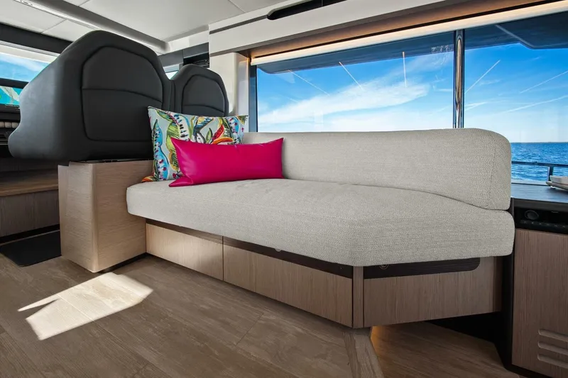 Slide: The Image of 2025 Absolute 48 Navetta - Salon - 11