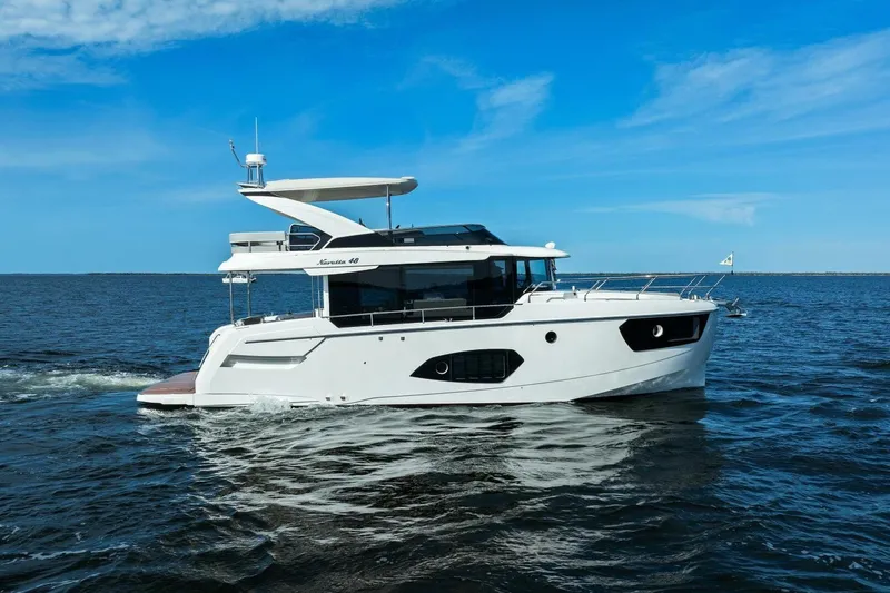 Slide: The Image of 2025 Absolute 48 Navetta - Profile - 57