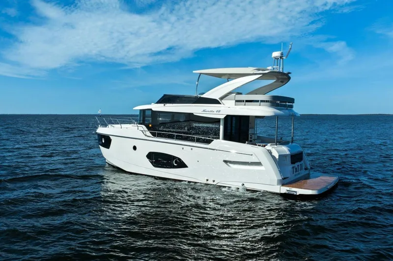Slide: The Image of 2025 Absolute 48 Navetta - Profile - 64