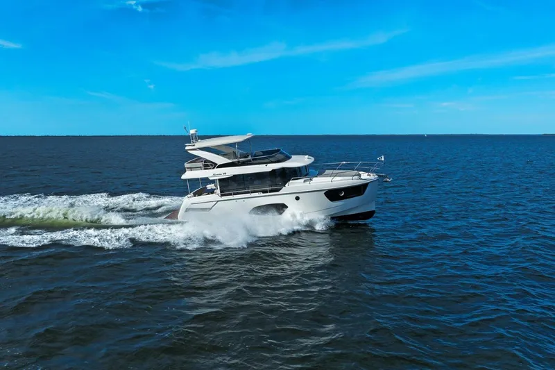 Slide: The Image of 2025 Absolute 48 Navetta - Profile - 67