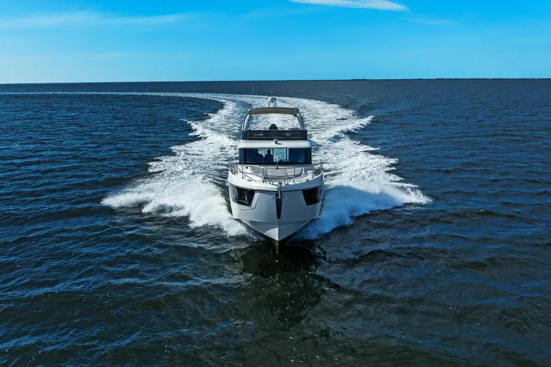 Slide: The Image of 2025 Absolute 48 Navetta - Profile - 70