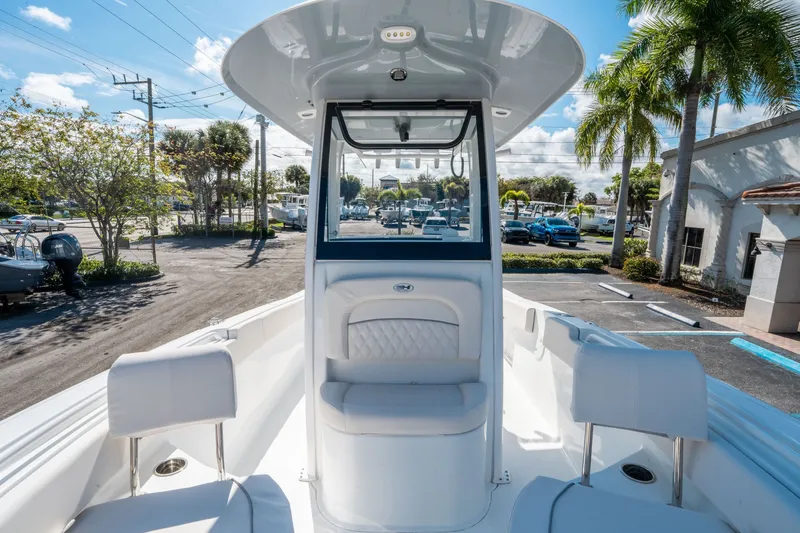 Slide: The Image of Sea Hunt Ultra 235 SE 2026 - 22