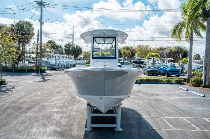 Slide: The Image of Sea Hunt Ultra 235 SE 2026 - 7