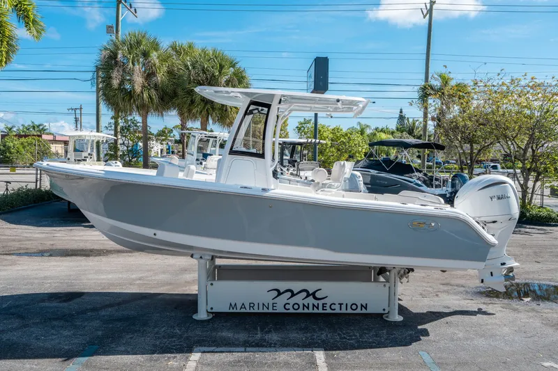 Slide: The Image of Sea Hunt Ultra 235 SE 2026 - 5