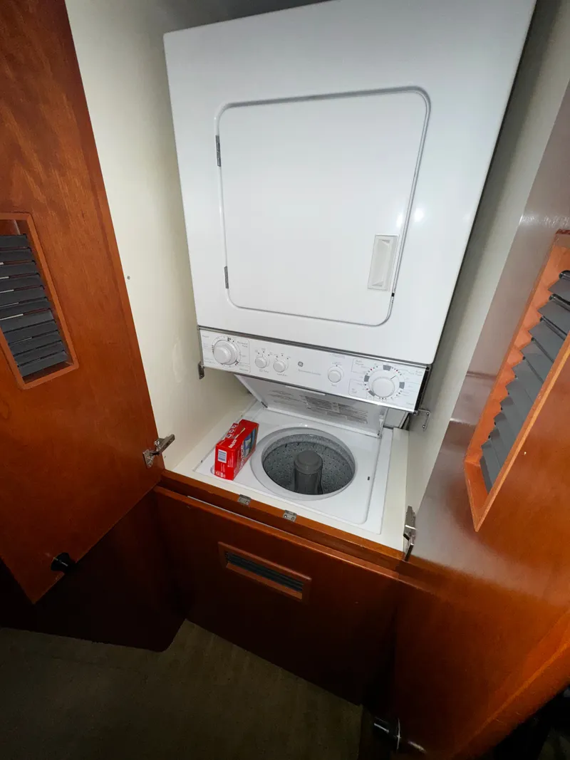 Slide: The Image of Silverton 50 Convertible 2009 - 12