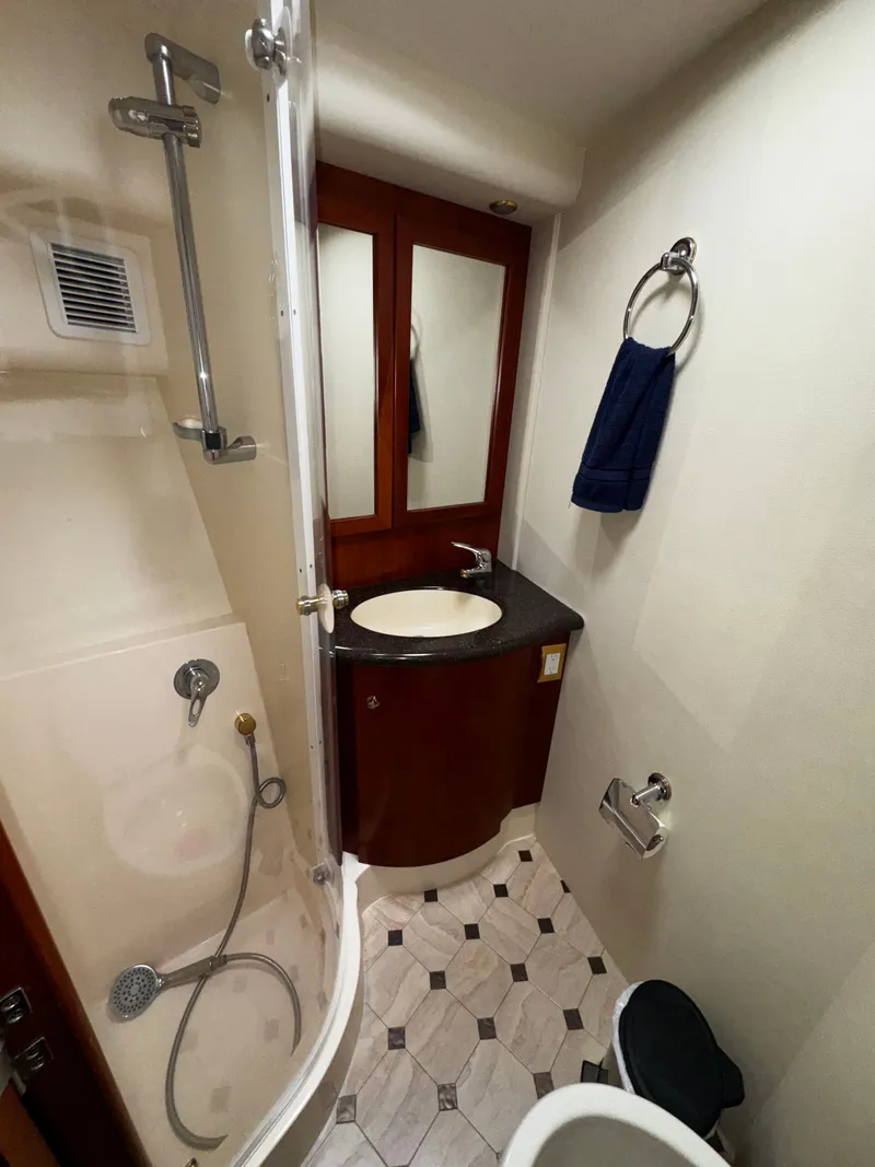 Slide: The Image of Silverton 50 Convertible 2009 - 15