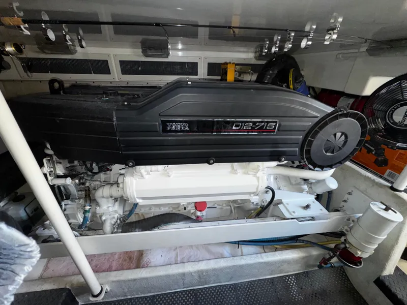 Slide: The Image of Silverton 50 Convertible 2009 - 25